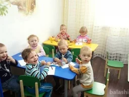Федеральная сеть частных детских садов Детская страна на улице Маршала Кожедуба фотография 2