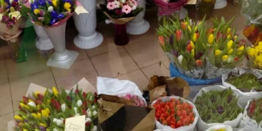 Магазин цветов на Центральной улице фотография 3